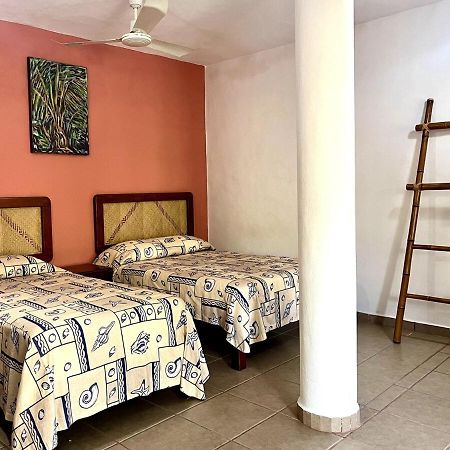 Bungalows Teka Zihuatanejo Eksteriør billede